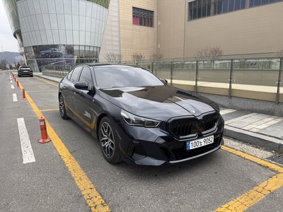 BMW 5 SERIES - 1