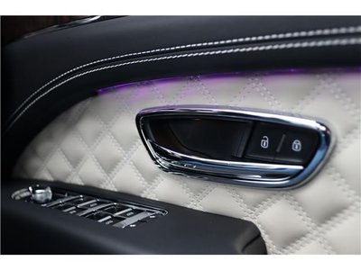 2021 Bentley BENTAYGA — миниатюра 32