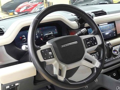 LAND ROVER DEFENDER - 10