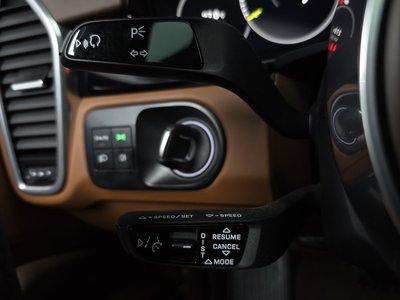 2023 Porsche CAYENNE — миниатюра 28