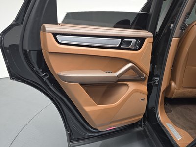 2023 Porsche CAYENNE — миниатюра 16