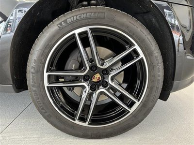 PORSCHE MACAN - 8