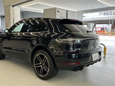 PORSCHE MACAN - 3