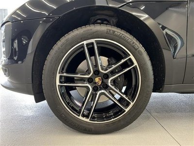 PORSCHE MACAN - 10