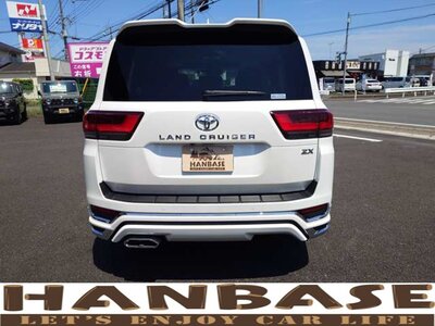 TOYOTA LAND CRUISER 300 - 6