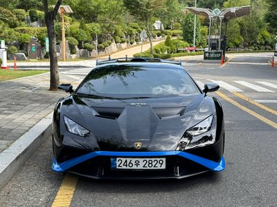 LAMBORGHINI HURACAN