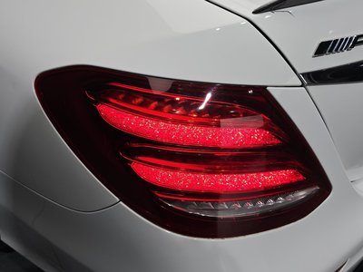 MERCEDES-BENZ E-CLASS - 10