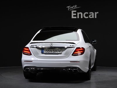 MERCEDES-BENZ E-CLASS - 3