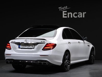 MERCEDES-BENZ E-CLASS - 4