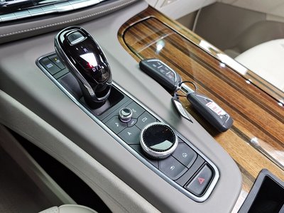 CADILLAC ESCALADE - 9