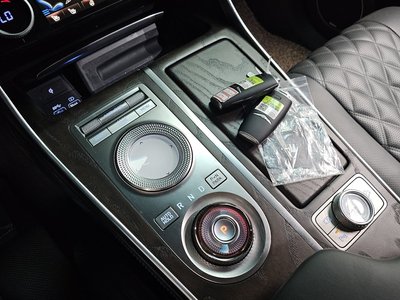 2022 Genesis GV80 photo 9