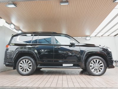 TOYOTA LAND CRUISER - 7