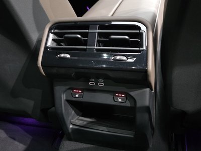 صورة مصغرة 25 لـ 2025 BMW 5 SERIES
