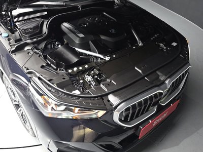 صورة 7 لـ 2025 BMW 5 SERIES