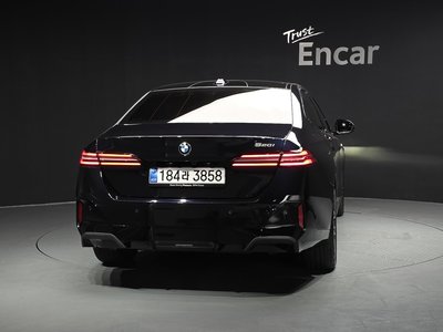 صورة 3 لـ 2025 BMW 5 SERIES
