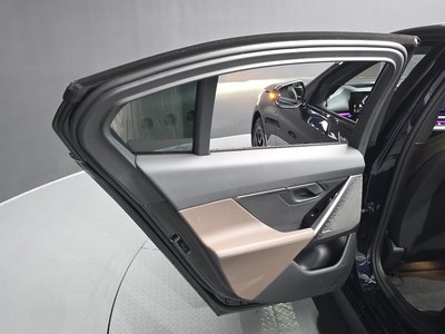 صورة مصغرة 15 لـ 2025 BMW 5 SERIES