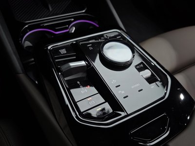 صورة مصغرة 12 لـ 2025 BMW 5 SERIES
