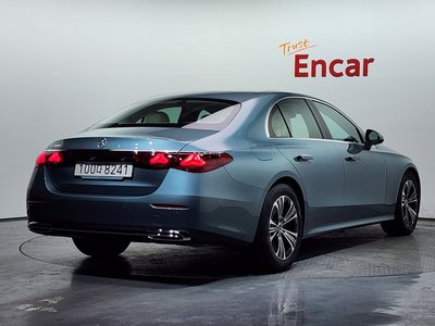 MERCEDES-BENZ E-CLASS - 4