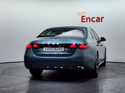 MERCEDES-BENZ E-CLASS - 3