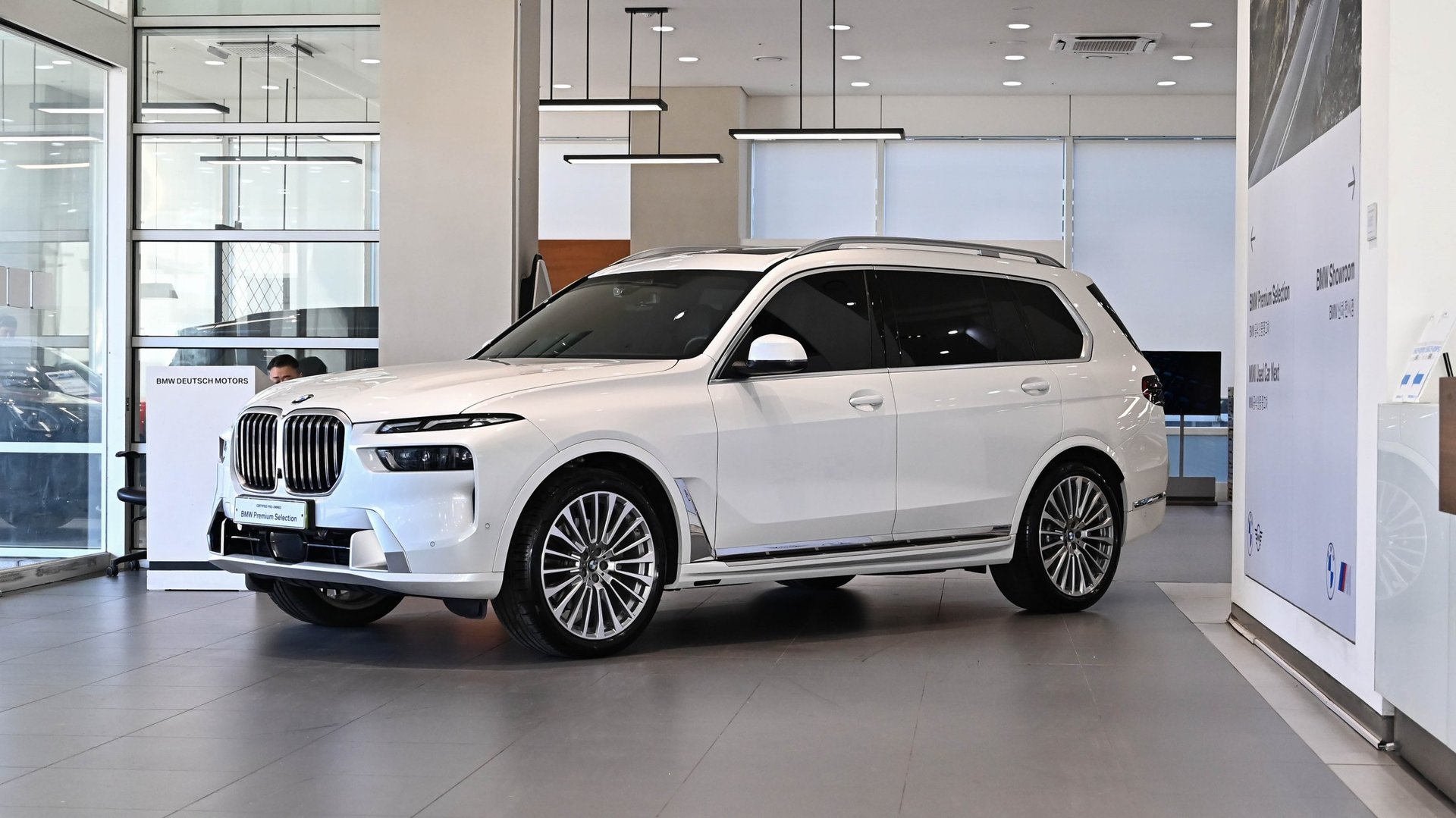 BMW X7 - View 1