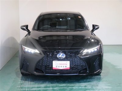 LEXUS IS - 8
