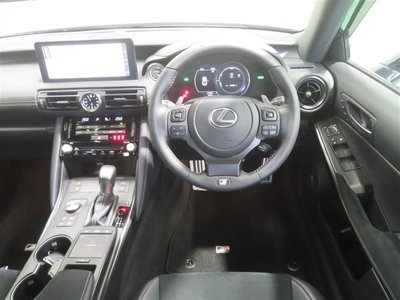 LEXUS IS - 4