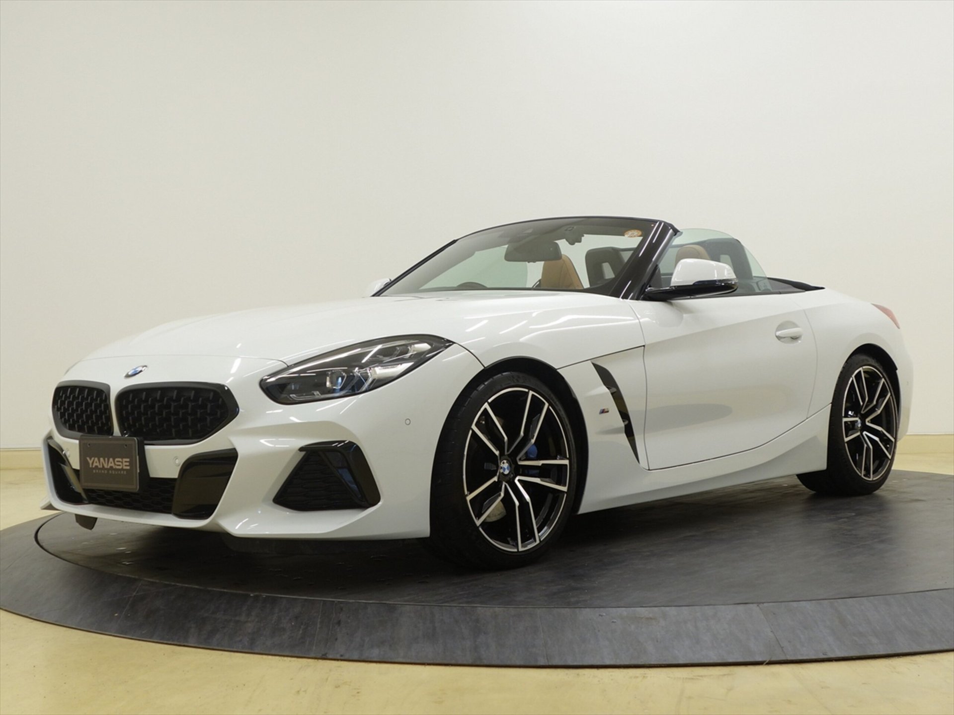 BMW Z4 - View 1