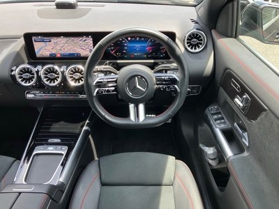 MERCEDES-BENZ GLA - 10
