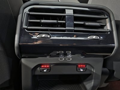 2024 BMW 5 SERIES — миниатюра 24