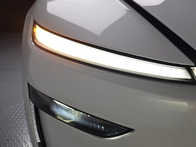TESLA MODEL Y - 9