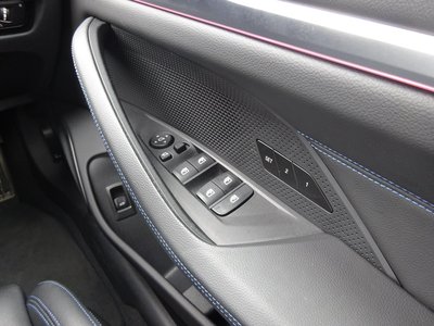 2025 BMW I4 thumbnail 37