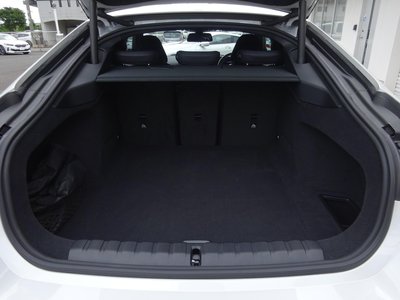 2025 BMW I4 thumbnail 17