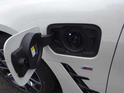 2025 BMW I4 thumbnail 21