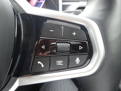 2025 BMW I4 thumbnail 35