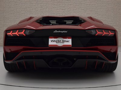 2019 Lamborghini AVENTADOR photo 8