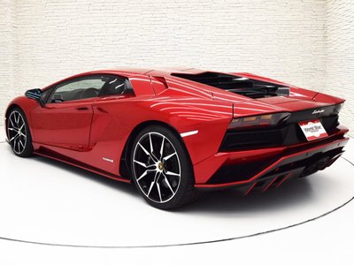 2019 Lamborghini AVENTADOR photo 2