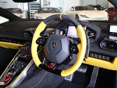 2018 Lamborghini HURACAN photo 10