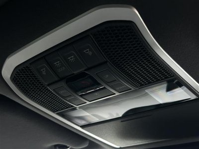 TOYOTA LAND CRUISER 300 - 7