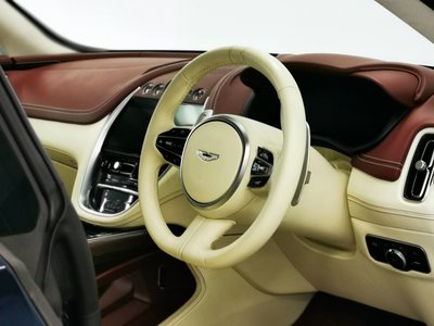 صورة 9 لـ 2021 Aston Martin DBX
