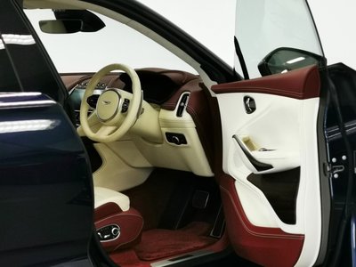 صورة 7 لـ 2021 Aston Martin DBX