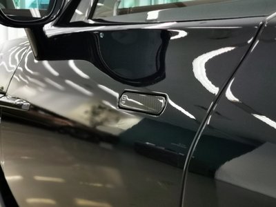 صورة 39 لـ 2021 Aston Martin DBX