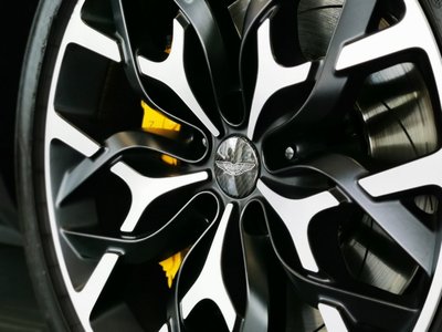 صورة 6 لـ 2021 Aston Martin DBX
