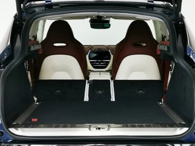 صورة 41 لـ 2021 Aston Martin DBX