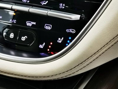 صورة 16 لـ 2021 Aston Martin DBX