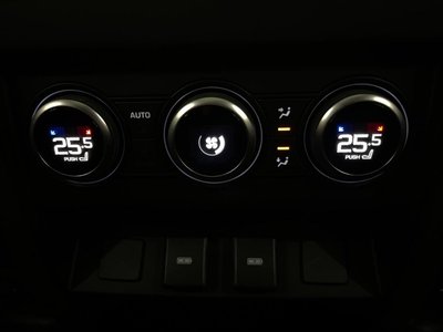 صورة مصغرة 38 لـ 2023 LAND Rover DEFENDER