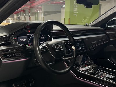 AUDI S8 - 9