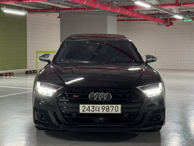 AUDI S8 - 2