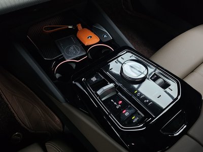2025 BMW 5 SERIES 缩略图 12