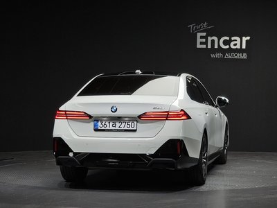 BMW 5 SERIES - 4