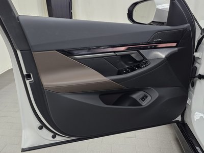 2025 BMW 5 SERIES 缩略图 14